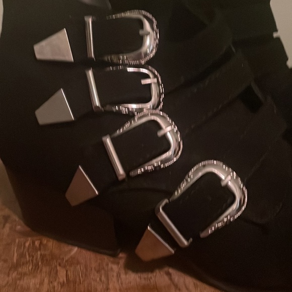 Western style boots - Picture 2 of 3